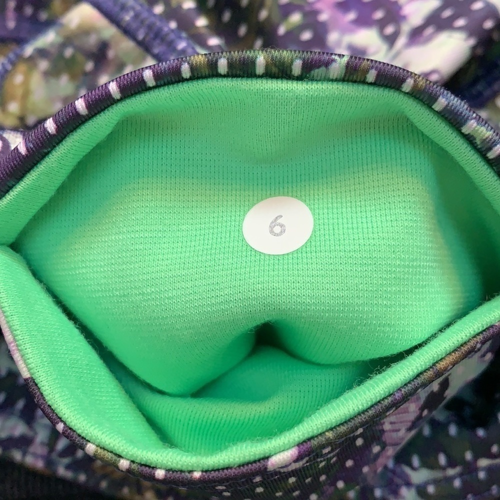 LULULEMON Wunder Under Crop II Full-On Luxtreme Roll Down Size 6 Floral - Picture 8 of 9